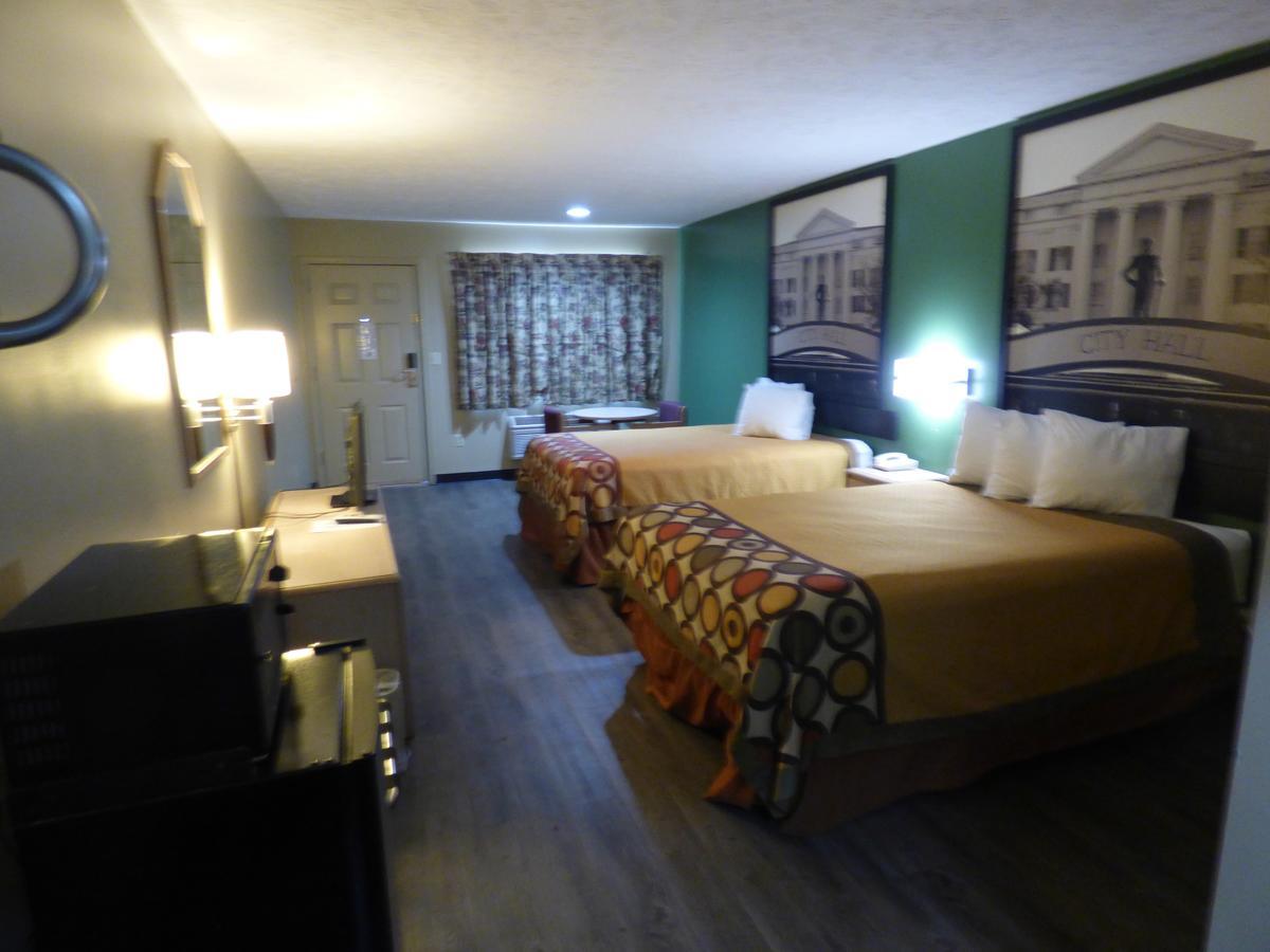 Super 8 by Wyndham Kosciusko Motel Eksteriør billede
